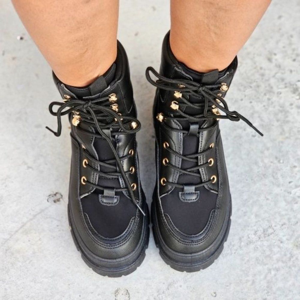 Black Women’s Platform Combat Boots Ankle Pull-On Style Faux Leather - Picture 4 of 6